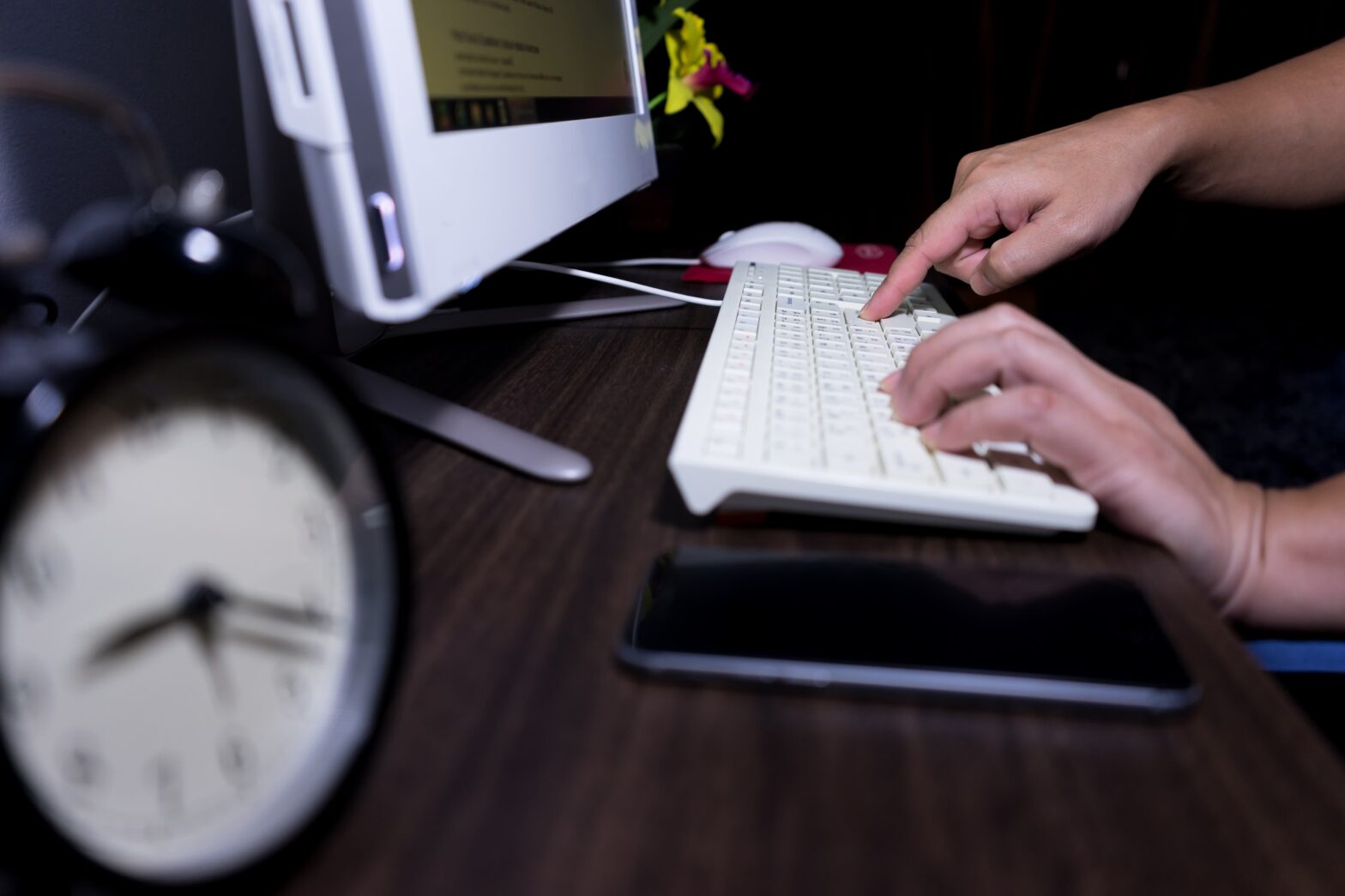 technology addiction trends among adults late night use