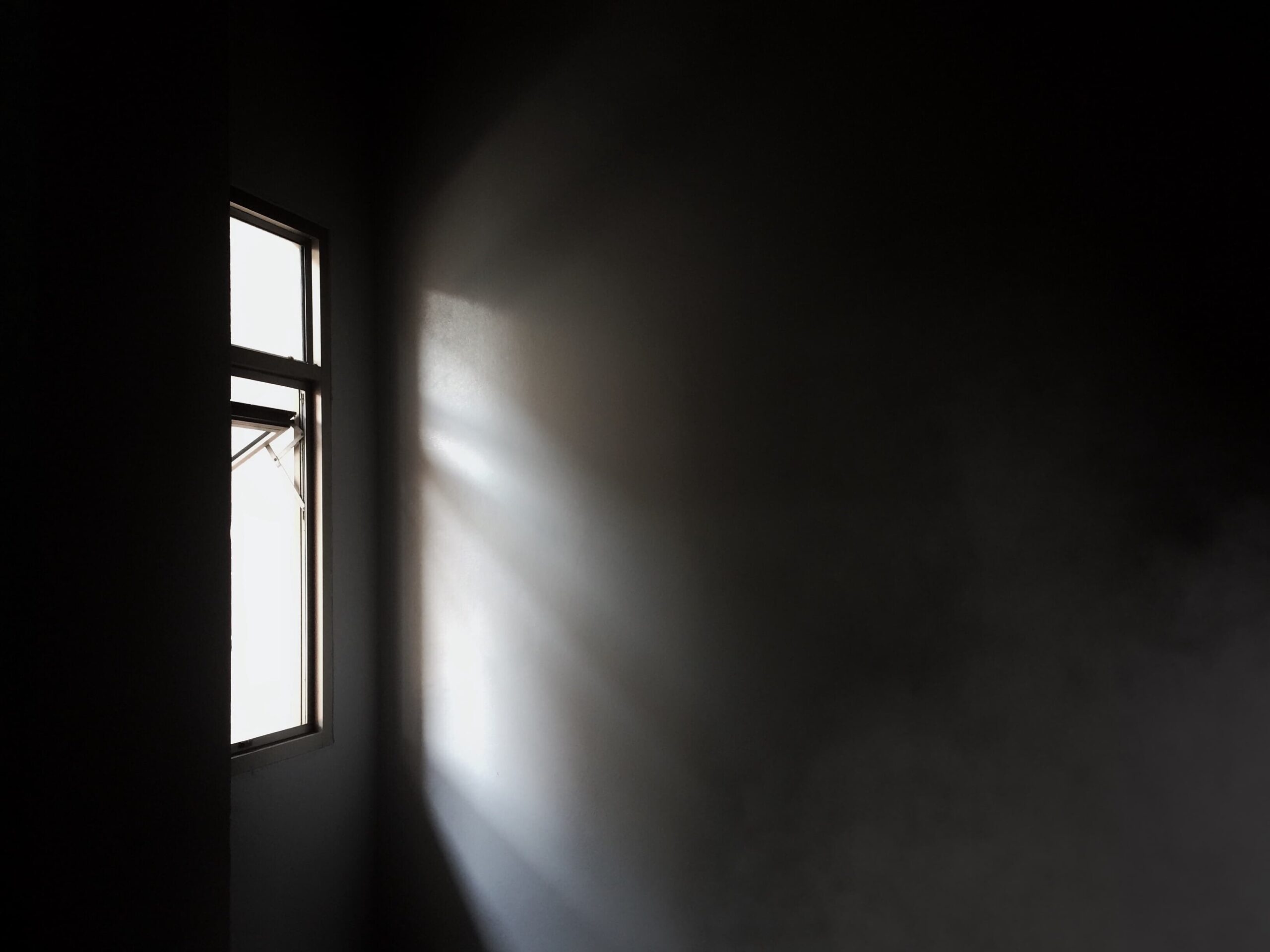 Visualizing the mental trap of isolation and its direct link to relapse in recovery.