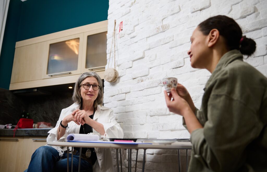 Daily life and peer support inside a sober living home