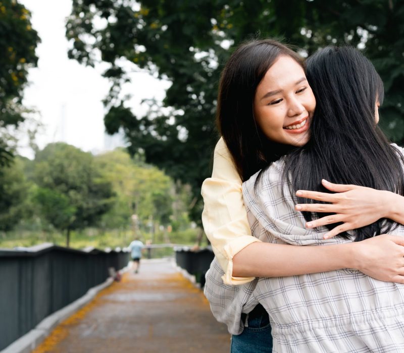 Friends providing emotional support during a recovery conversation